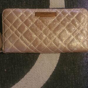 GOLD  Kurt Geiger London Zip Around Wallet EUC HP🔥🔥🔥🔥